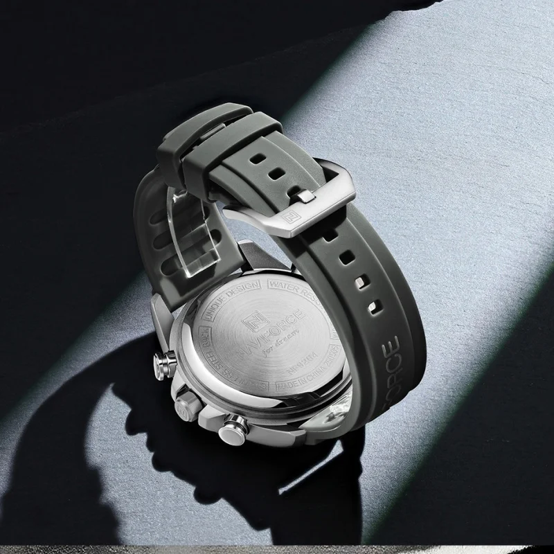 ساعة NAVIFORCE للرجال كوارتز LCD بشاشة عرض مزدوجة مع حزام سيليكون 3ATM مقاومة للماء ومضادة للصدمات وإضاءة ليلية كاجوال رياضية