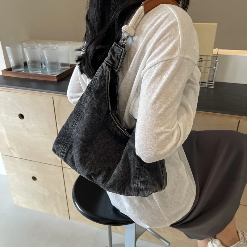 Casual Design Womne's Washed Denim Shoulder Bag Simple Female Commuter Underarm Bag Large Capacity Vintage Shopping Tote Bag
