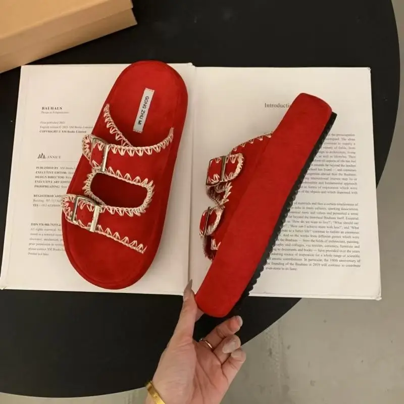 

Summer outdoor slippers for women, soft soles, personalized and casual, paired with skirts, shopping, beach sandals