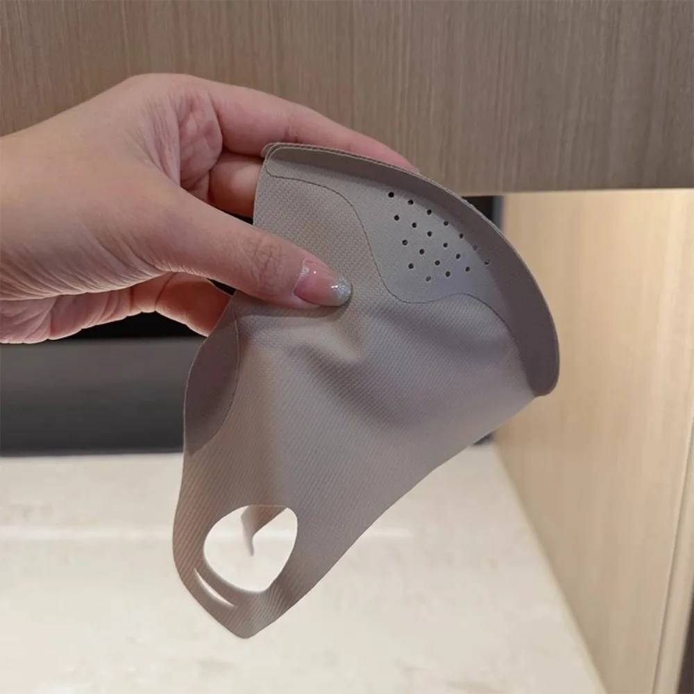 Nieuw ademend ijszijdemasker Wasbaar anti-UV-rijgezichtsmasker Stofdicht anti-zonnemasker Vier seizoenen