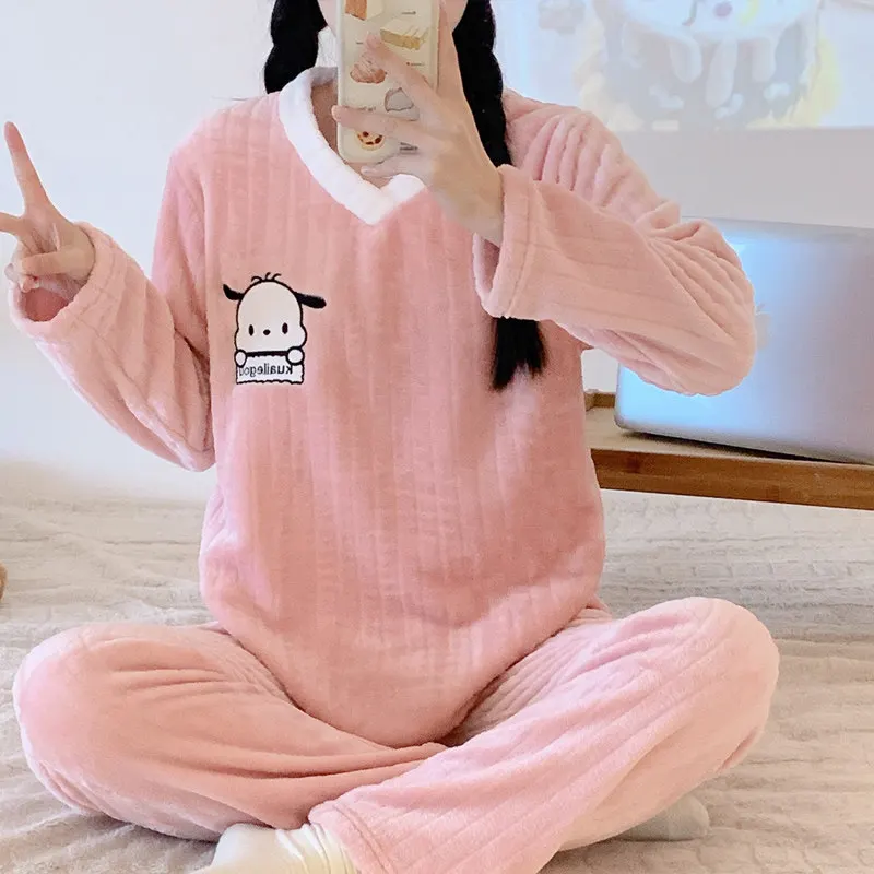 New Women's Autumn and Winter Thick Coral Fleece Cute Warm Flannel Hello Kitty Home Suit Set