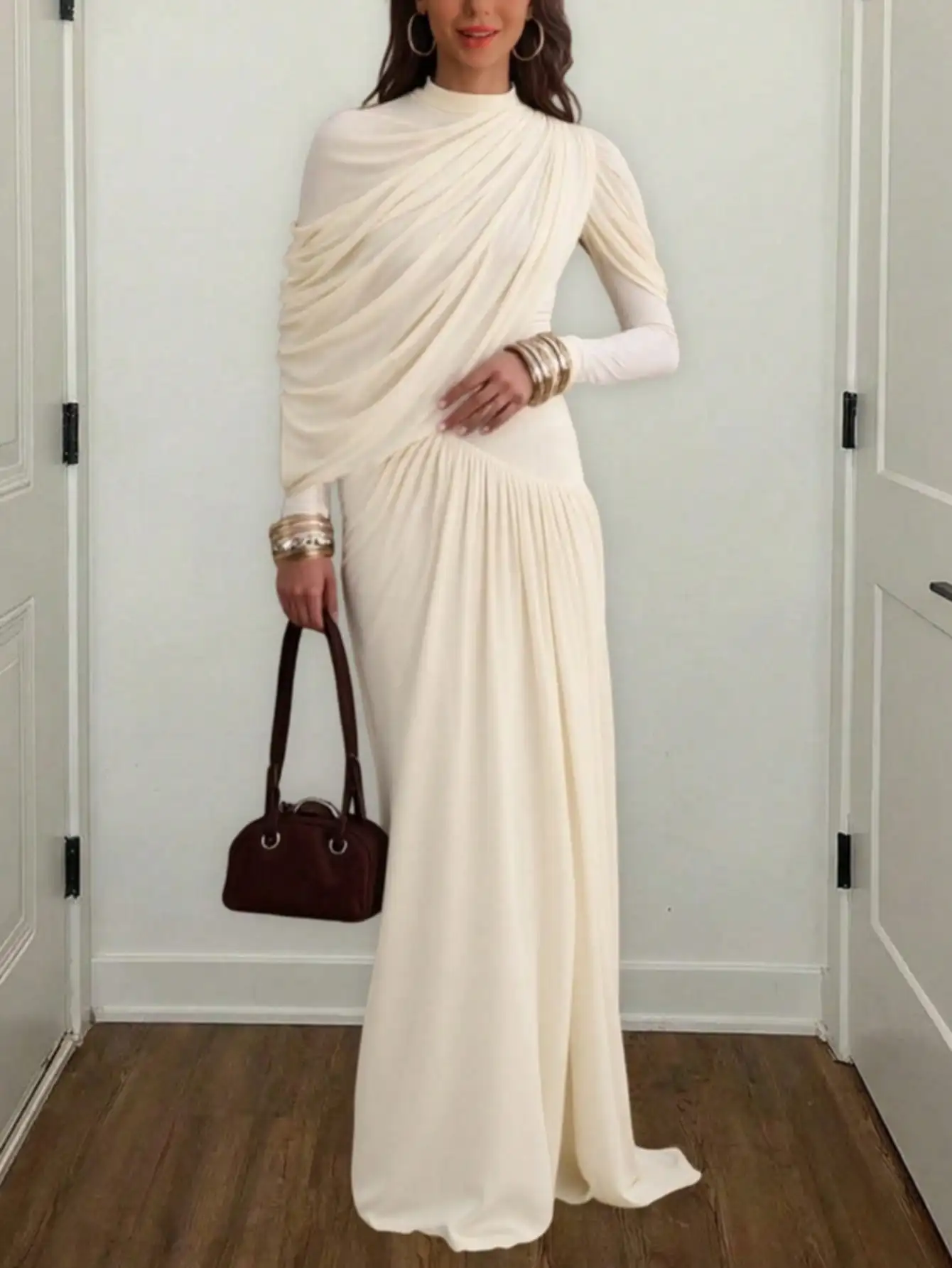 Gaun Maxi Elegan Berlipit Tak Beraturan Transparan