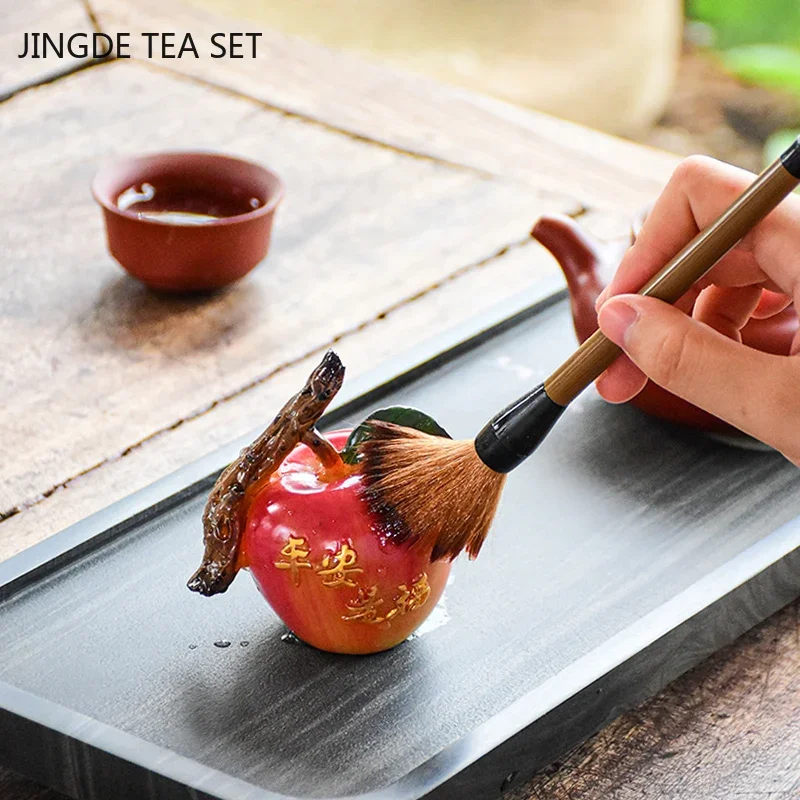 Creative resin lychee tea pet boutique color-changing can be raised tea tray small ornaments lucky cute desktop accessories