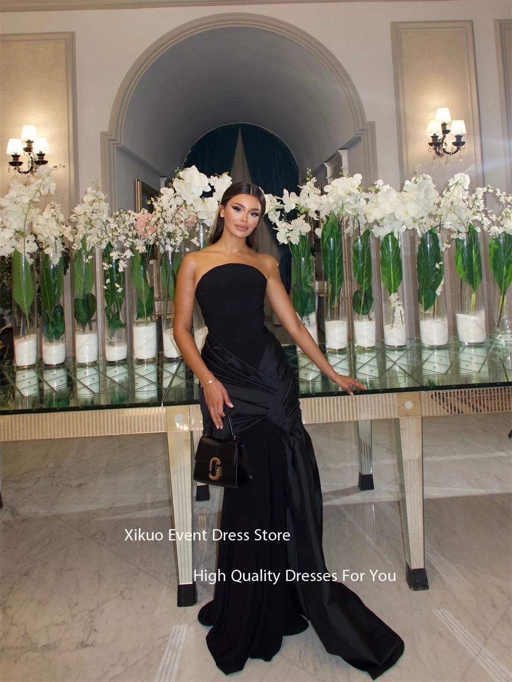 فساتين سهرة Xikuo مطوية بدون أكمام بطول الأرض بأربطة من الخلف لحفلات الزفاف من الساتان بدون حمالات فستان حفلة موسيقية مخصص