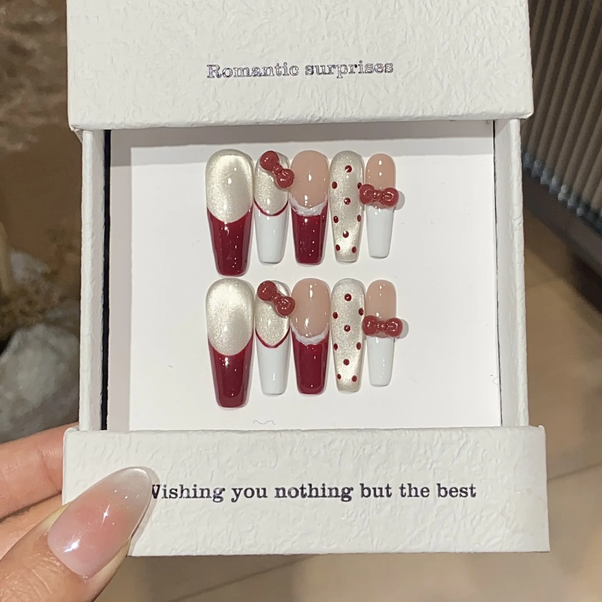 Bonito imprensa francesa em unhas doce vermelho bowknot bolinhas design unhas falsas com cola olho de gato caixão wearable cobertura completa dicas de unhas