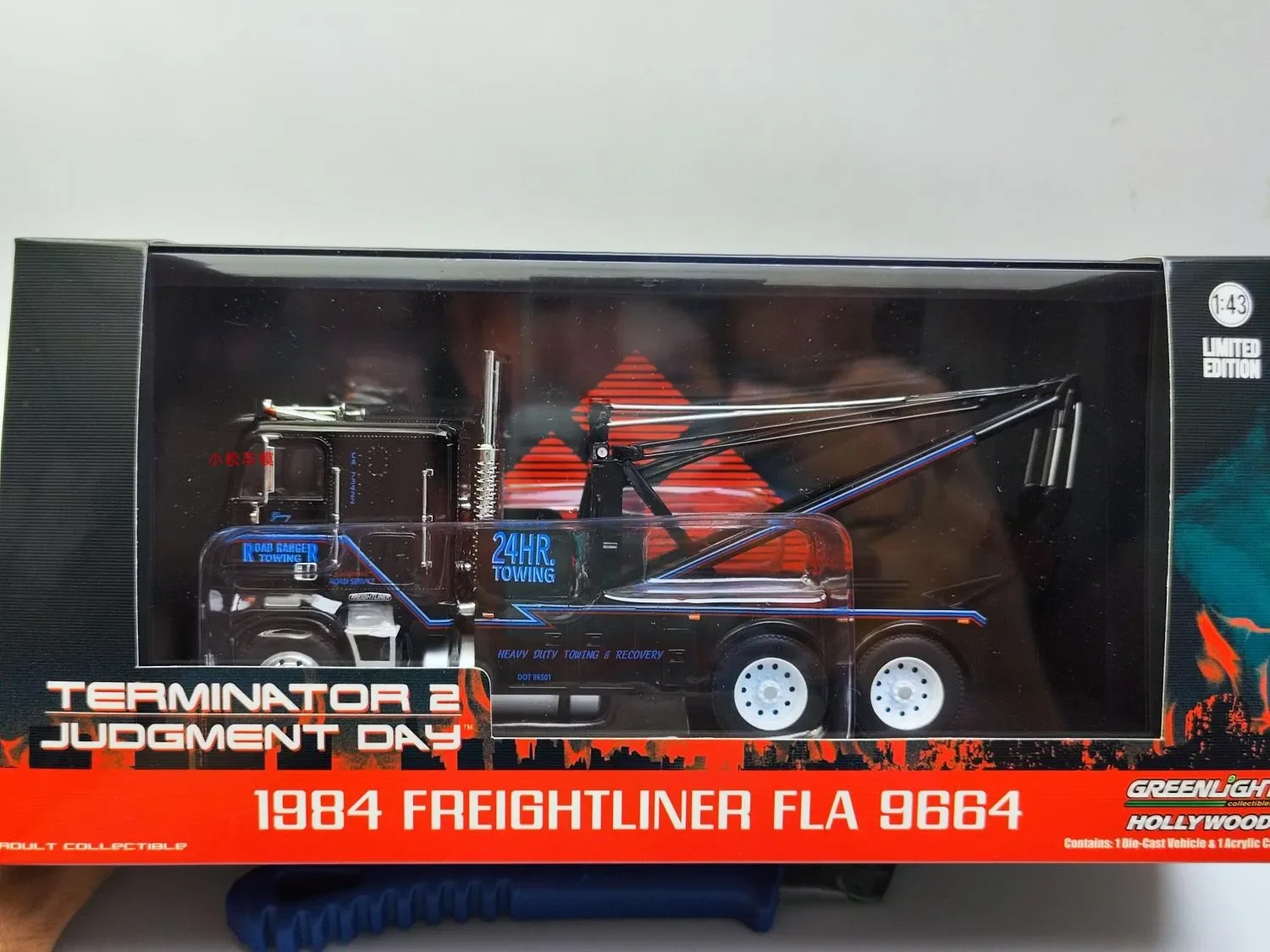 

1: 43 Terminator 2: Judgment Day 1984 Variant Diamond Elevator Diecast Metal Alloy Model Car Toys For Gift Collection