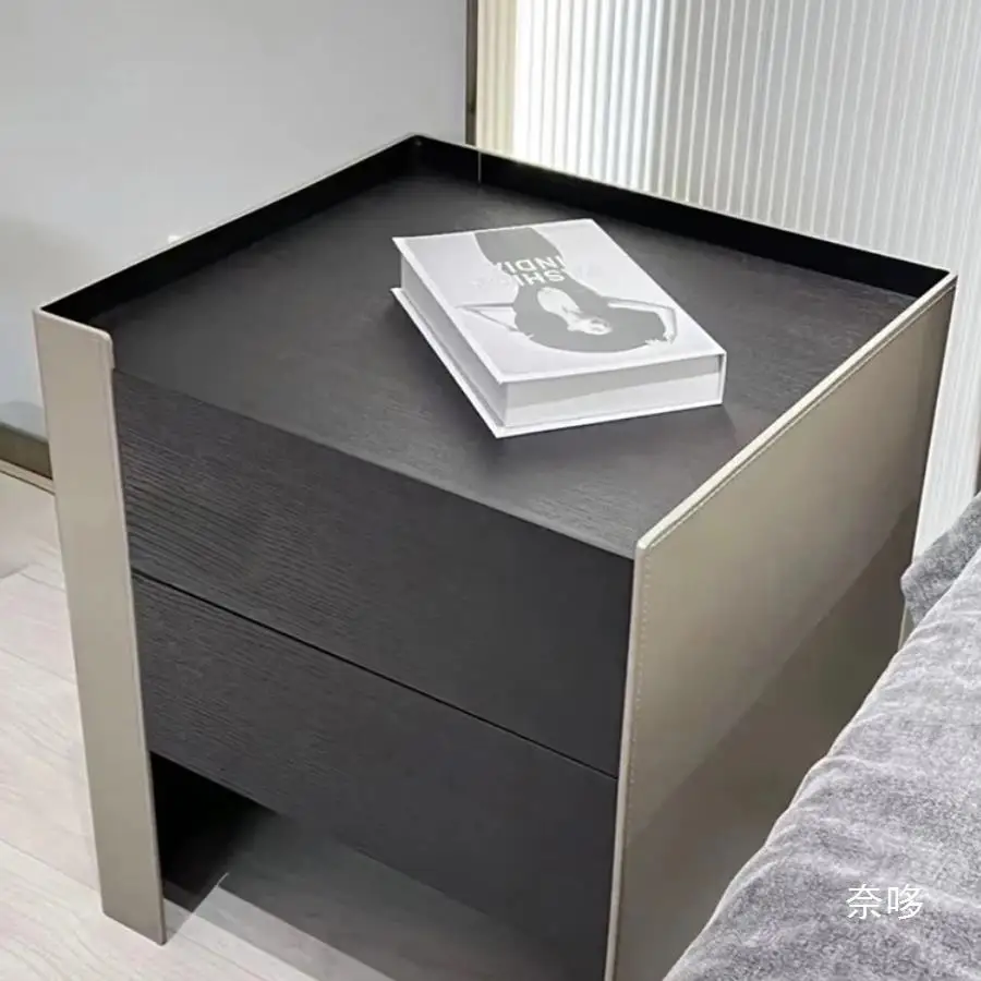 

W~ Poliform Итальянский минималистичный легкий роскошный прикроватный столик из цельного дерева, седло из кожи, современный роскошный дизайнерский высококачественный прикроватный столик