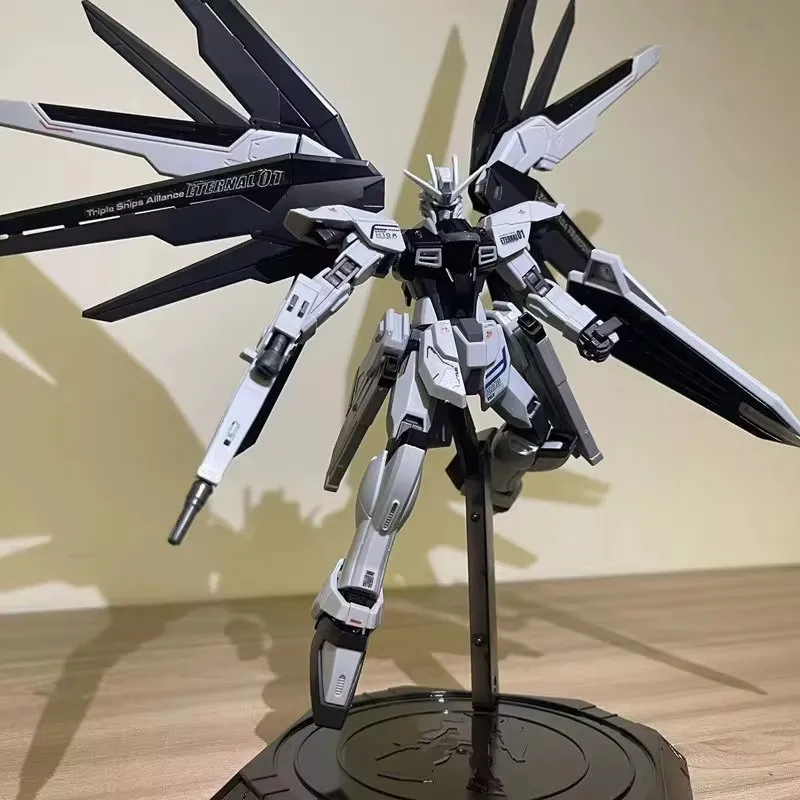 Bandai 1/144 HG not Started New Life Freedom 2.0 Sakura Assault Freedom Model Handmade Toy Adult Collect Desktop Decoration Gift