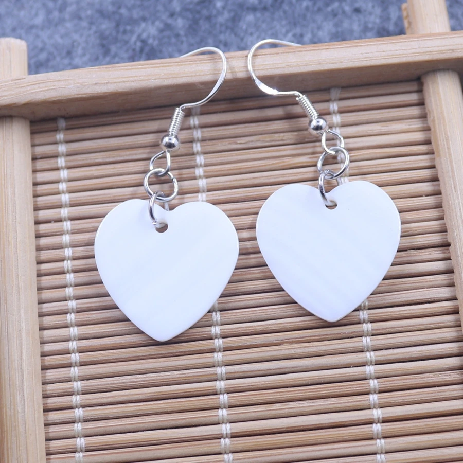 1 PAIR 20mm Natural Shell Heart Dangle Hook Earrings for Women Ocean Style Love Ear Dangle Party Wedding Jewelry Earring