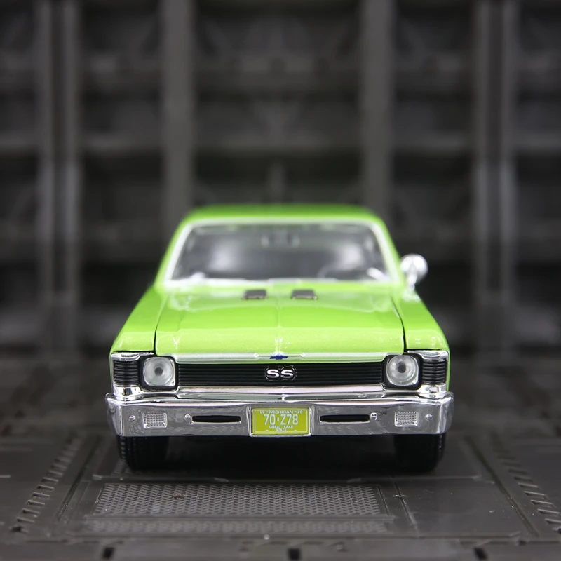 

Модель автомобиля Maisto 1:24, имитация Chevrolet Nova SS, из сплава, с открывающимися дверями и капотом, коллекционная модель суперкара.