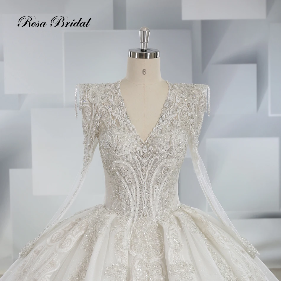 2024 New Design Luxury Princess V-neckline Wedding Dress