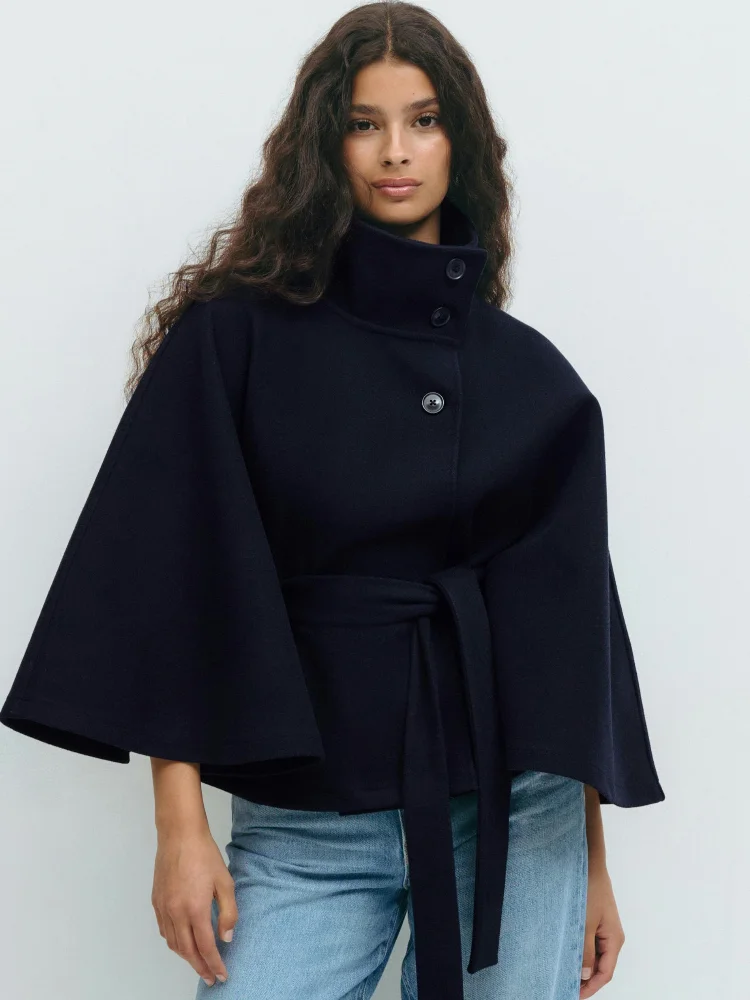 Moda bianca colletto alla coreana giacca corta da donna elegante manica svasata abbottonata cappotti con lacci 2025 autunno signora Office Street Wear