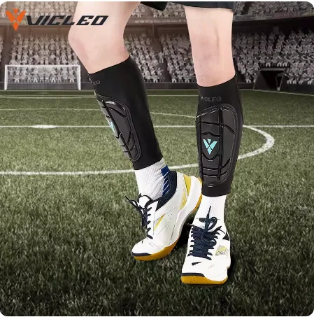 Football specific anti-collision leg protection set for children's leg protection board