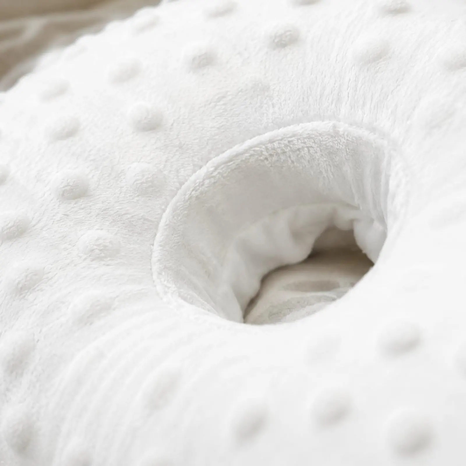 

Ear Hole Pillow Pain Relief Sleep Aid Bedding Machine Washable