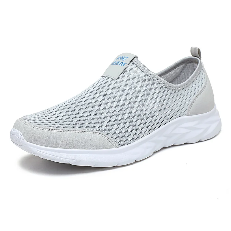 Leichte Slip-On-Schuhe für den Sommer, atmungsaktive Herrenschuhe mit großem Netzgewebe, ultraleichte Sportschuhe mit weicher Sohle