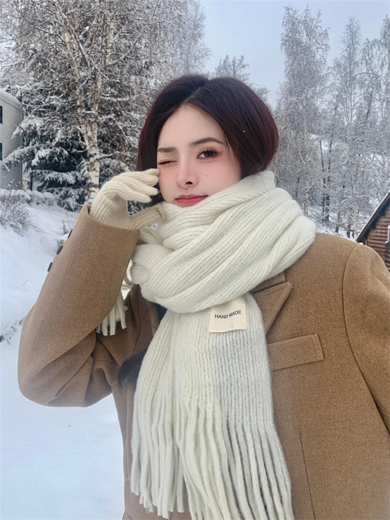 Korean Style Knitted Scarf Women\'s Winter 2024 New Solid Color Student Long Warm Neckerchief Thick Tassel Fashion Luxury