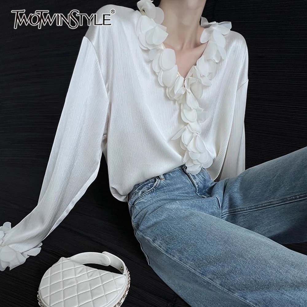 

TWOTWINSTYLE однотонная сетчатая базовая рубашка женская с v-образным вырезом и длинным рукавом свободные темпераментные женские рубашки летний стиль модная новинка