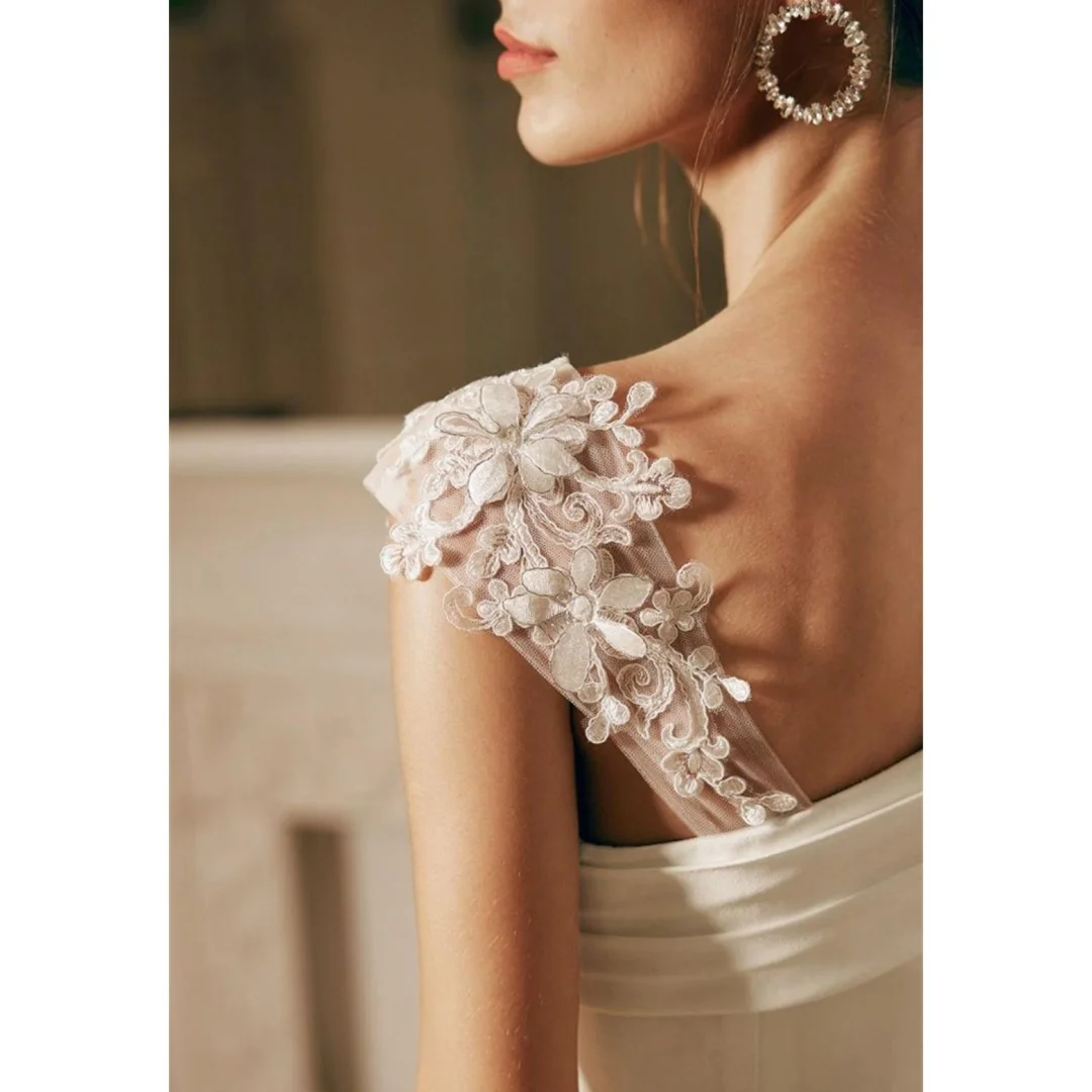 Abiti da sposa semplici in raso Splendidi abiti da sera floreali a trapezio con maniche ad aletta vintage da donna Abiti da sposa personalizzati 2025