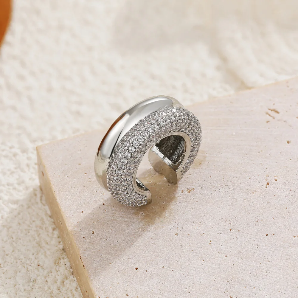 ZAKOL 1 Stück Modischer Zirkon-Ohrclip ohne Piercing, Eleganter Doppelschicht-Clip-Ohrring für Damen – Detail 2