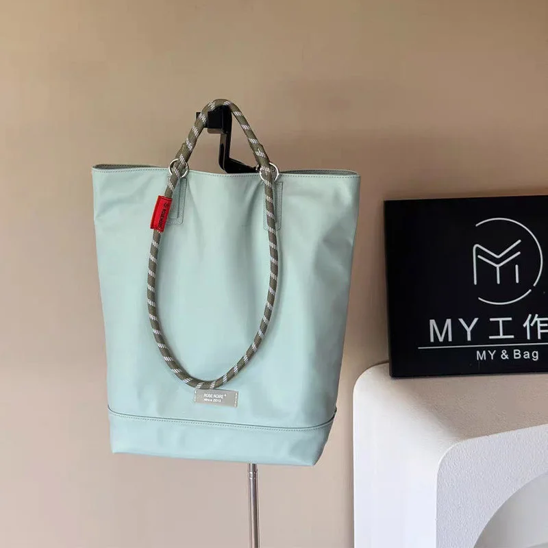 

Casual lightweight outdoor waterproof nylon canvas Buet Bag new Sle Korean Sle climbing rope bag suitable for young men and wome