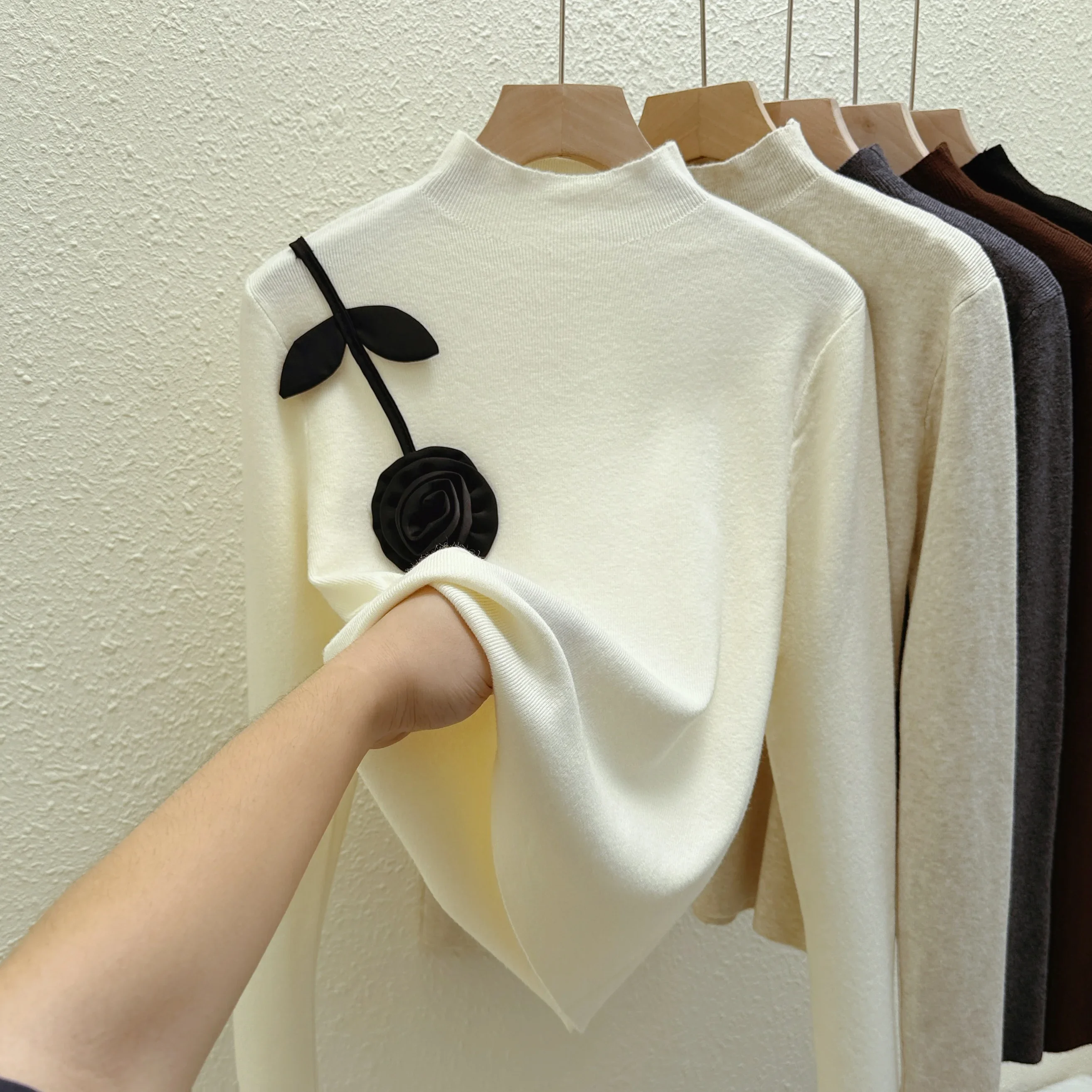 Pullover morbidi e caldi a maniche lunghe autunno inverno da donna Nuovo maglione elegante con fiori dimensionali dolcevita maglioni di maglieria semplici