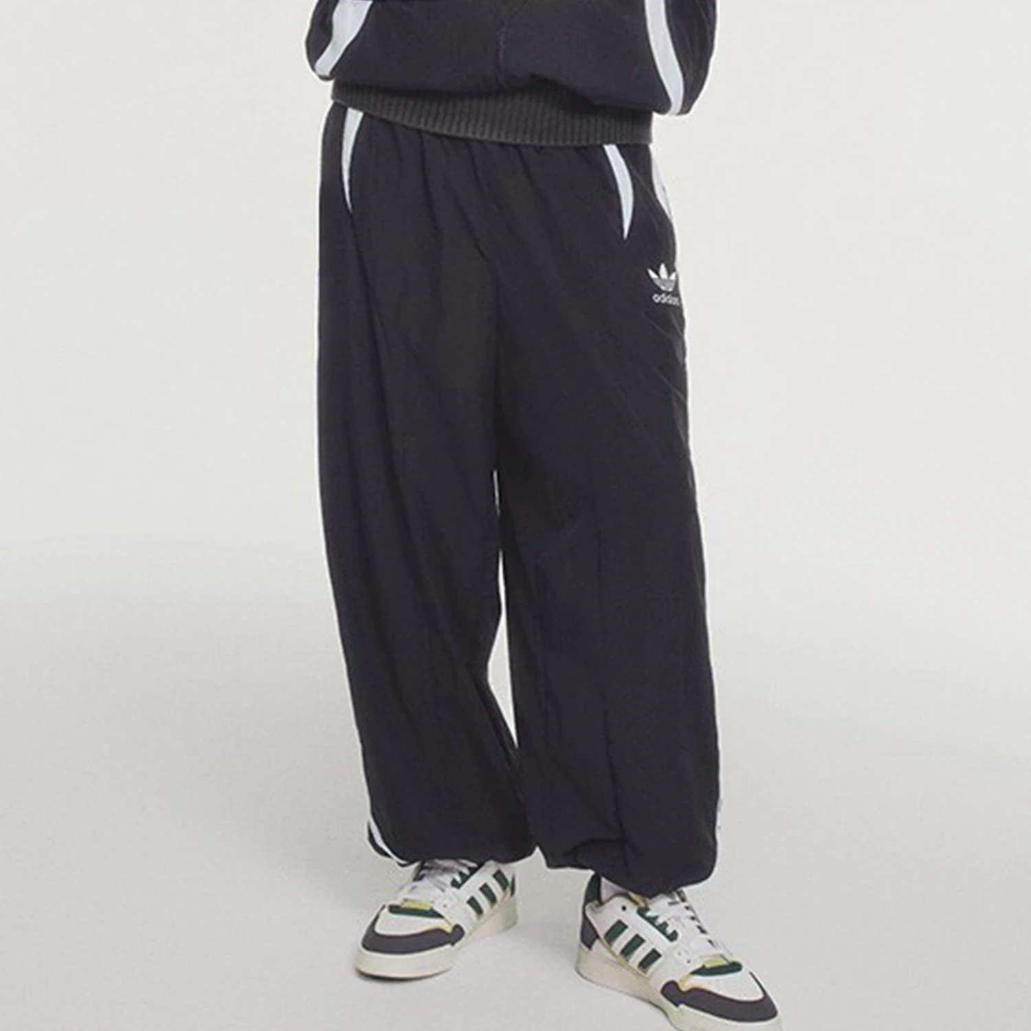 

Adidas оригинальные мужские лоскутные повседневные свободные спортивные брюки с тремя полосками JL8355