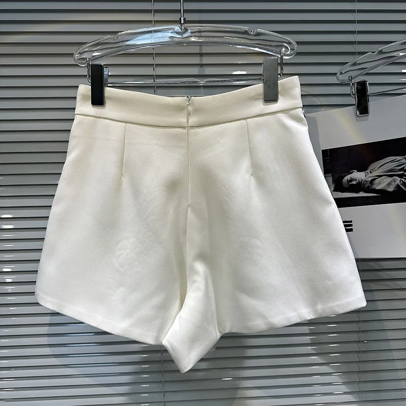 2025 Estate Nuovo stile di ripristino Perla chiodo modello ricamato Temperamento Socialite Elegante pantaloncini di nicchia per le donne