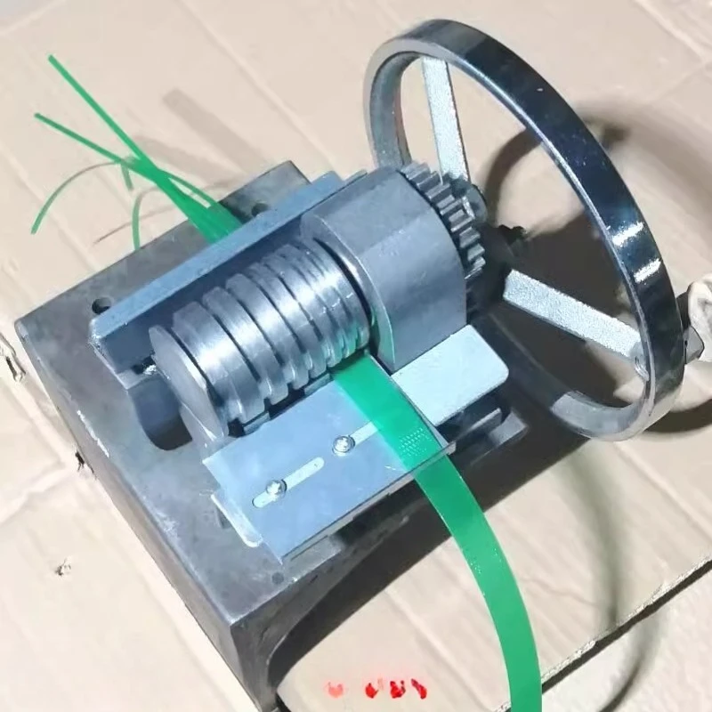 

plastic steel belt opening machine PP belt plastic belt cutting machine slitting machine, bamboo wire machine, bamboo breaki