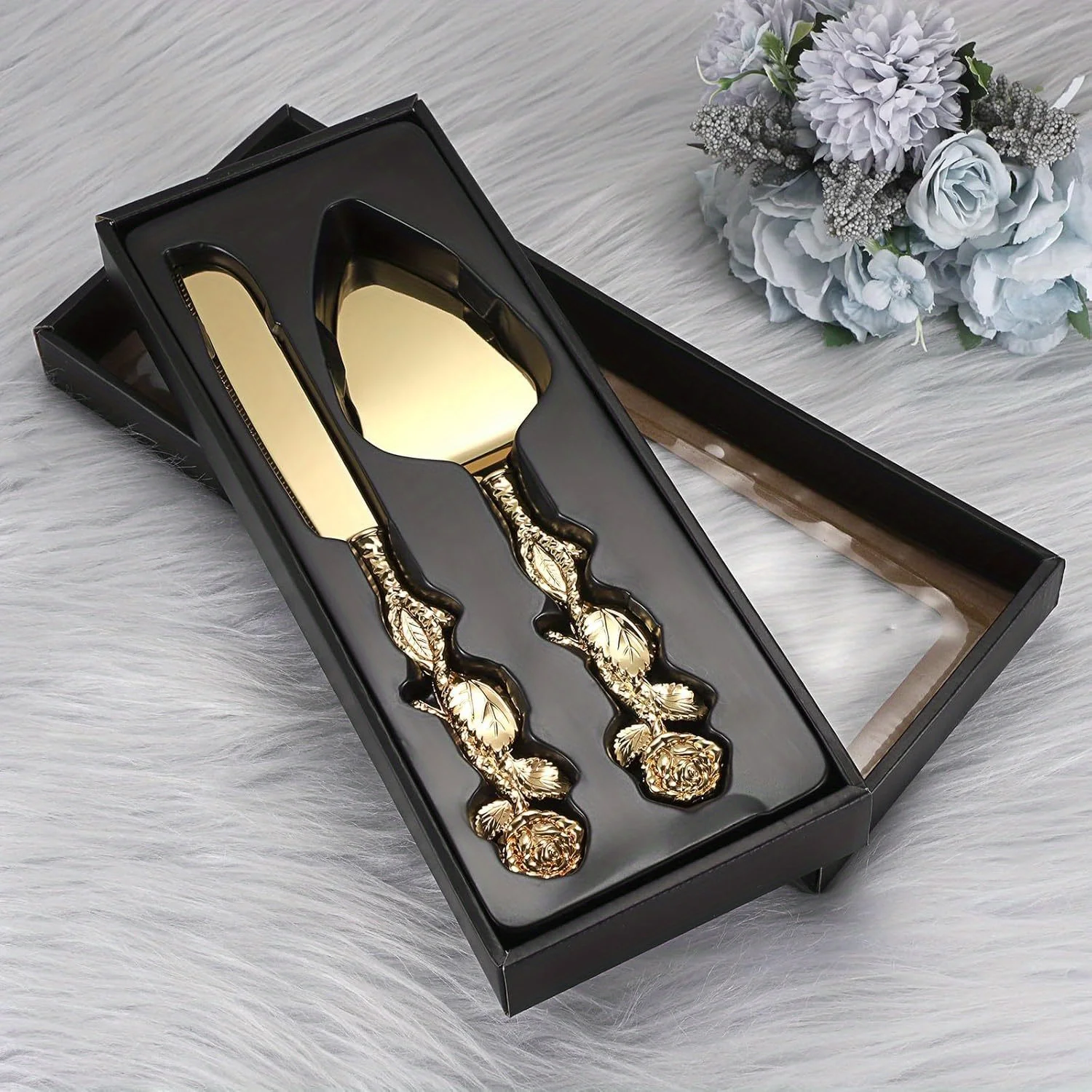 2pcs Set of Golden Color Cake Knife and Spatula Luxury Rose Shaped Handle Cake Knife for Weddings Birthday Party Tableware Gifts