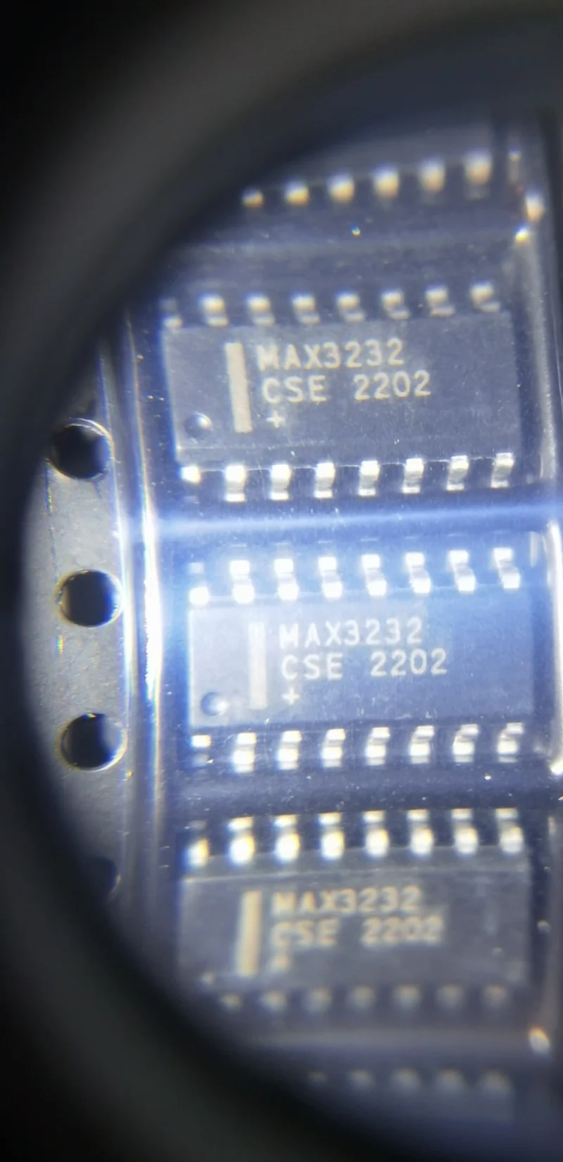 

SACOH Original MAX3232CSE SP-16 3.0V to 5.5V low-power RS-232 line driver receiver