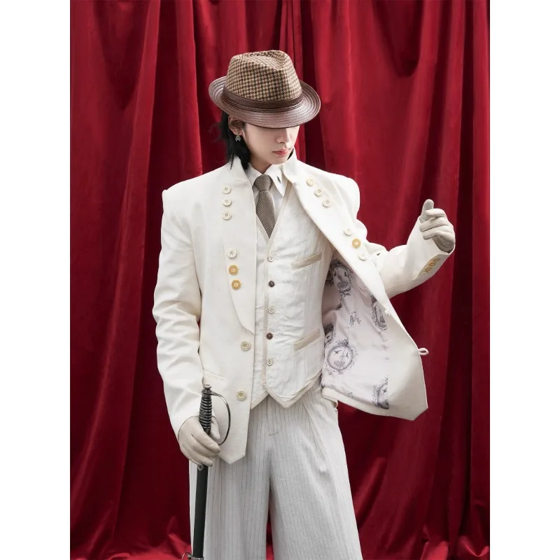

Men White Court Embroidered Shoulder Padded Collar Blazer