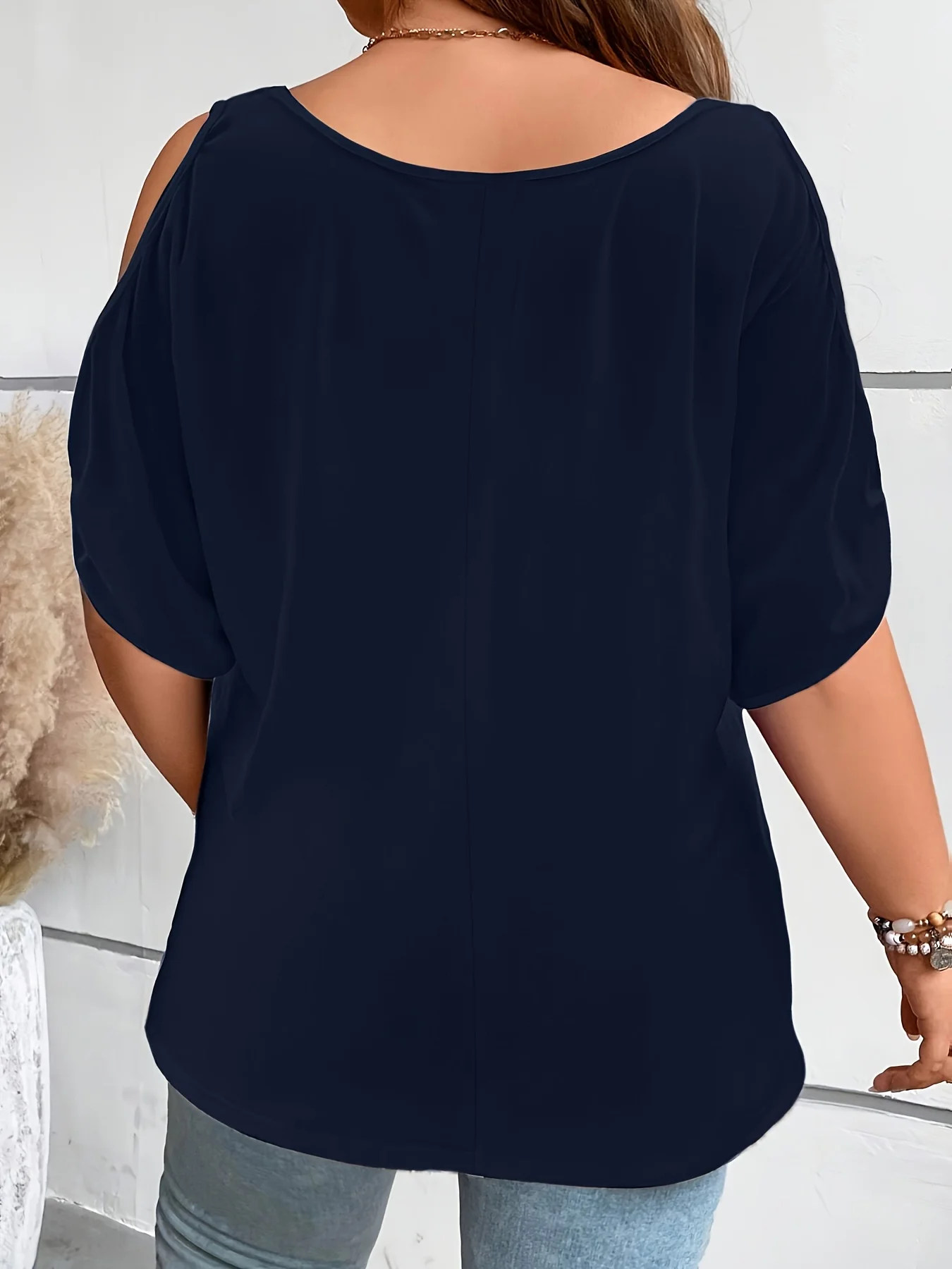 Plus Size Cold Shoulder T-Shirt for Women Casual Loose Fit Summer Top with Trendy Cutouts