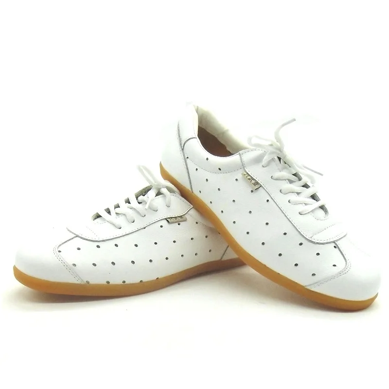 

New traditional martial arts shoes Neutral performance Taiji shoes Men and women leather taekwondo shoes Couple models Very good