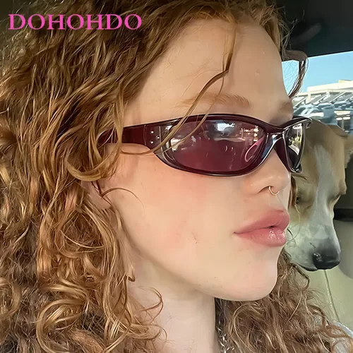 2025 Diseño de marca de lujo Retro Color caramelo Y2K Punk gafas de sol mujeres moda remaches deportes al aire libre Punk hombres tendencia gafas de sol