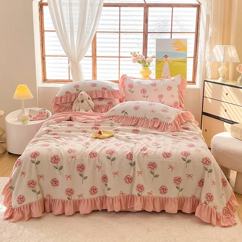 Rose Floral Seersucker Summer Quilt Flower Pattern Soft Skin-friendly Bedding Ruffle Thin Comforter Suitable for Bedroom Office