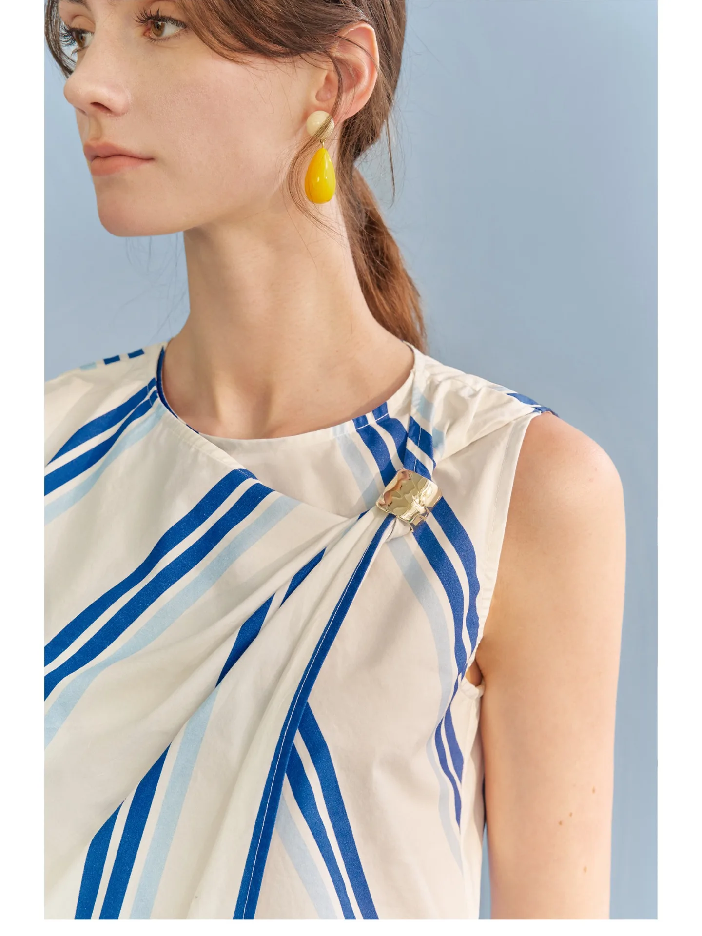 AEL Blau-weiß gestreifter ärmelloser Anzugrock für Damen im Urlaubs-Marine-Stil mit unregelmäßigem Schlitz-Oberteil und Rock aus reiner Baumwolle für den Sommer – Detail 12