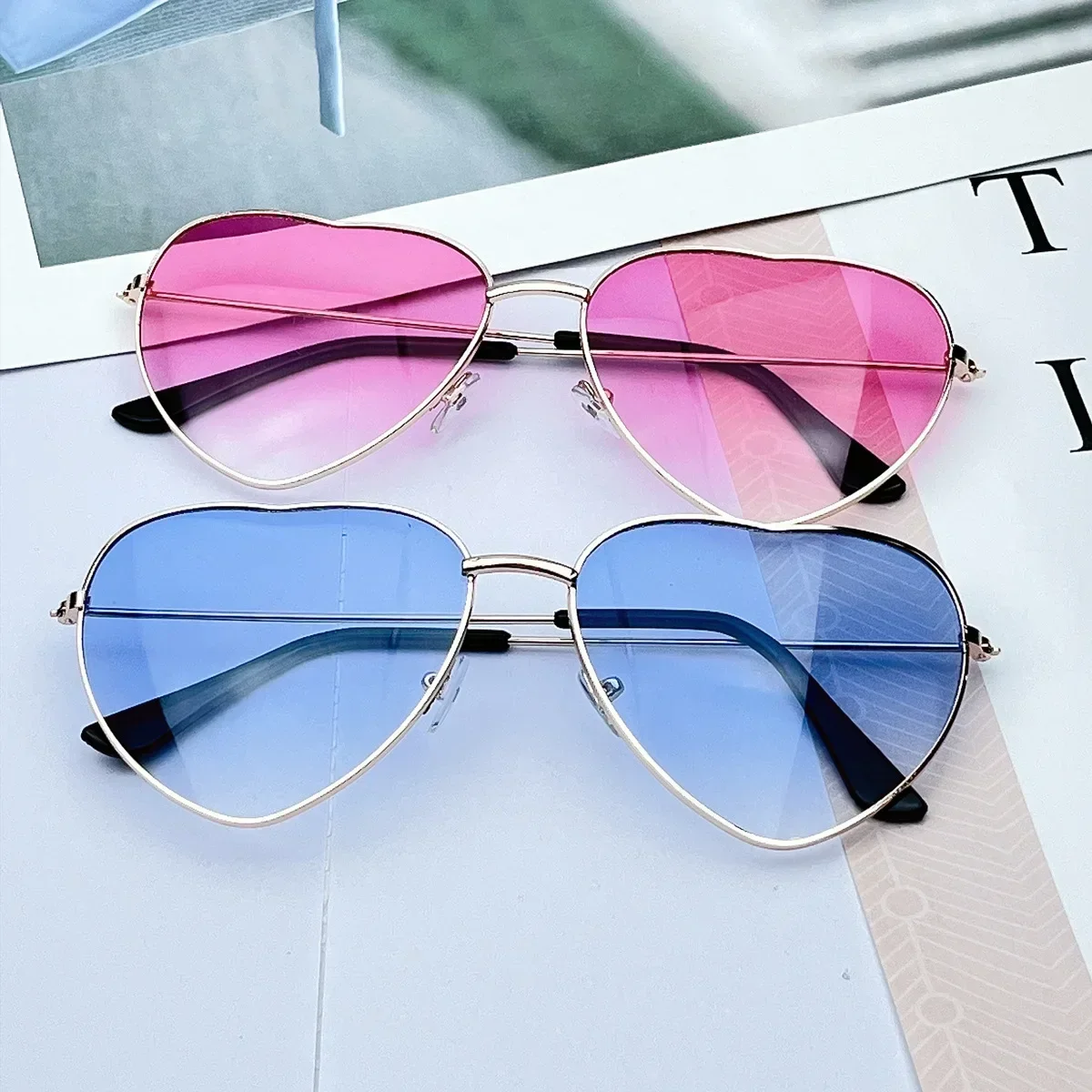 Vintage Gradient Heart Shaped Sunglasses Metal Frame Women Men Glasses Brand Designer Fashion Eyewear UV400 Shades Goggles