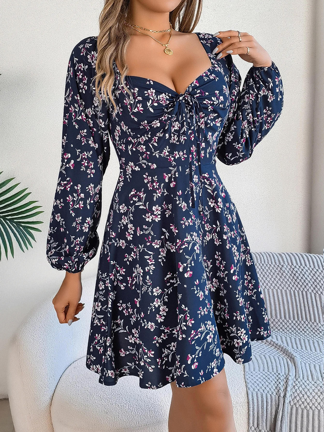 Vestido sexy floral con cuello cuadrado y lazo en la parte delantera para mujer - Vestido casual de primavera y otoño con dobladillo con volantes y manga larga