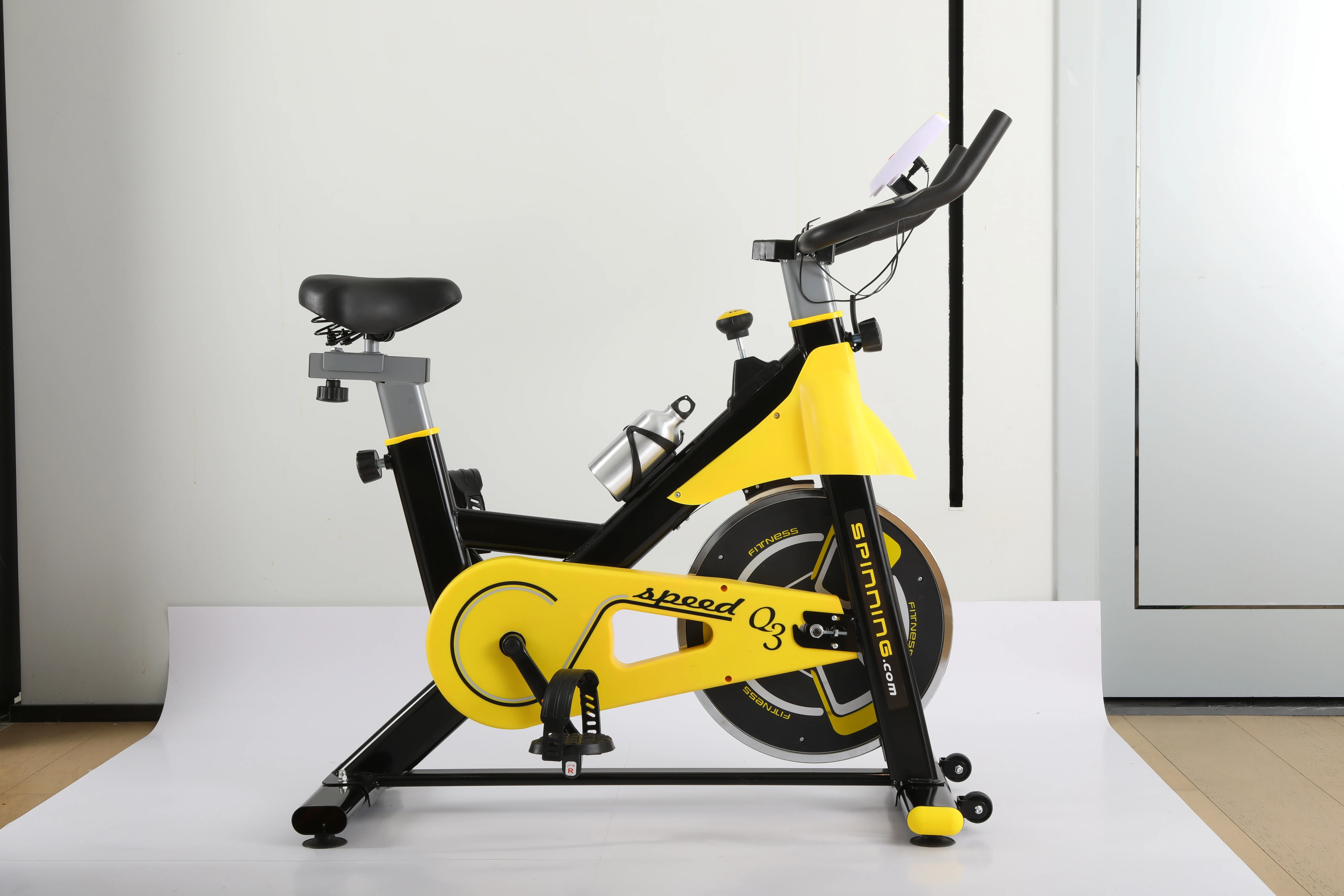Exercise Bike Stationary Indoor Cycling Bike Upright Fitness Riding Bike Quiet Belt Drive for Workout Cardio Comfortable Seat
