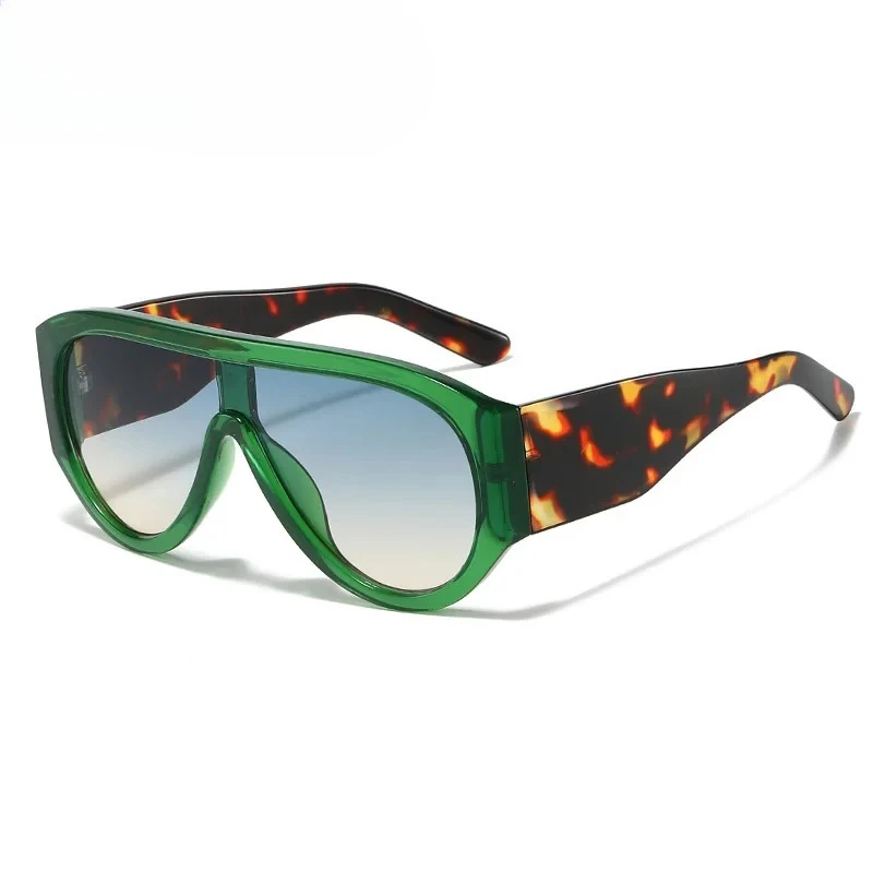 Retro Large Frame Square Sunglasses Women Men Vintage Rivets Shades UV400 Luxury Sun Glasses Female Eyewear Oculos De Sol