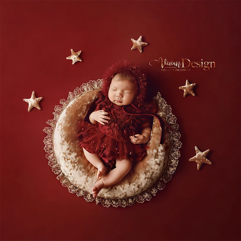 Newborn Photography Props 0-1month Baby Girl Lace Romper Dress Moon Pillow with Star Decs Studio Background Photoshoot Accessory