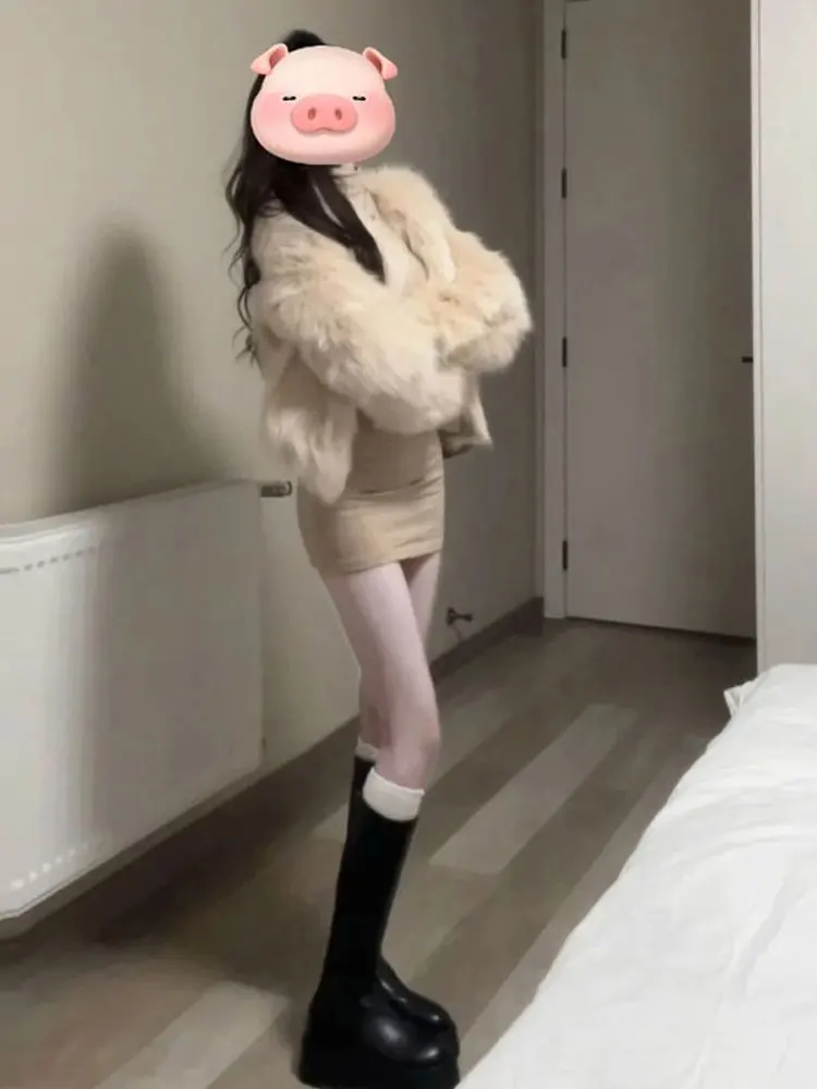 

Trendy Young Women's Fur Coat Premium Feel Integrated Leather And Fur Outerwear Stylish Spring Collection Warmth Guaranteed