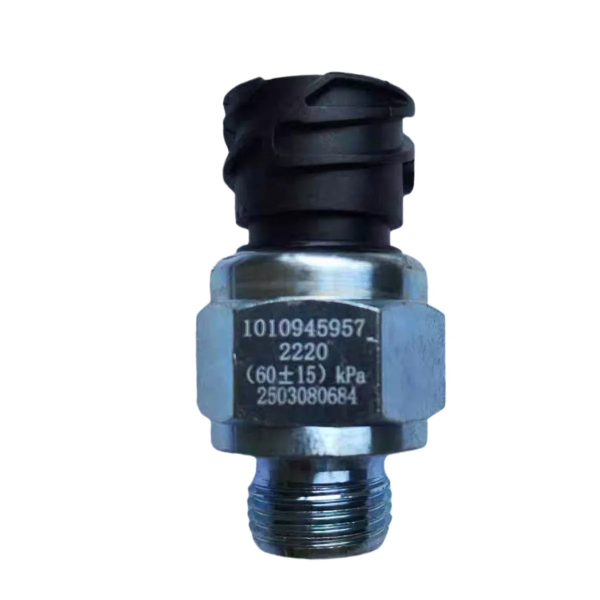 1010945957 oil pressure sensor; SINOTRUK HOWO Light Truck Weichai WP2.5N Engine Oil Pressure Sensor 1010945957