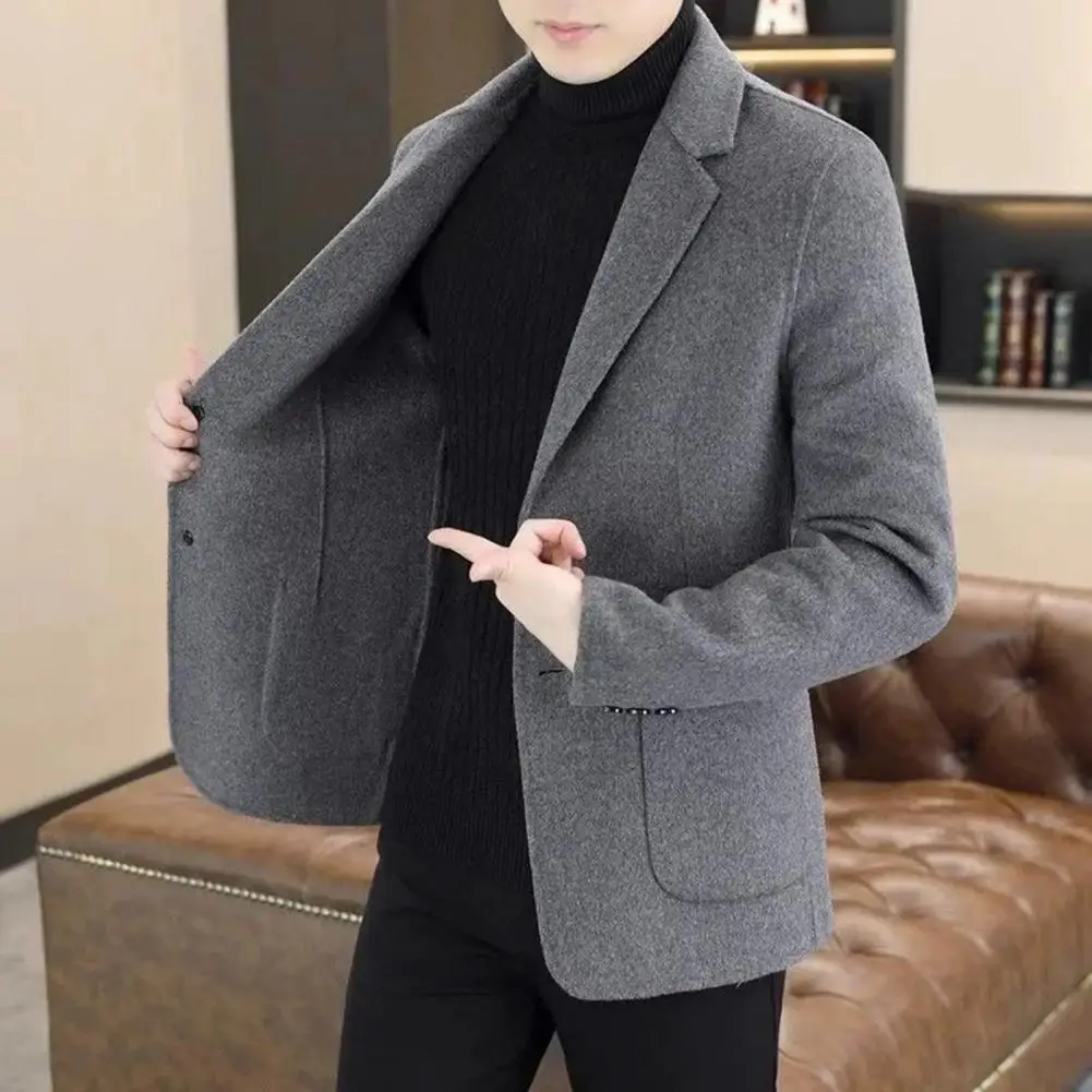 

Long-sleeve Jacket Stylish Men's Woolen Coat with Lapel Pockets for Cold Weather Wear Single Breasted Jacket in Solid Color
