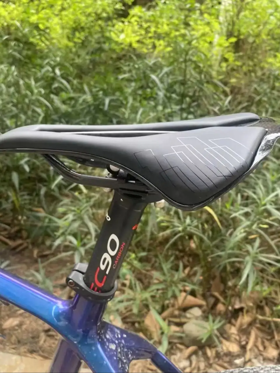 AliExpress Samana No Label Customizable Ultra Light 125g Soft And Comfortable T800 Carbon Fiber+Pu Leather Road Bike Seat 7*9mm