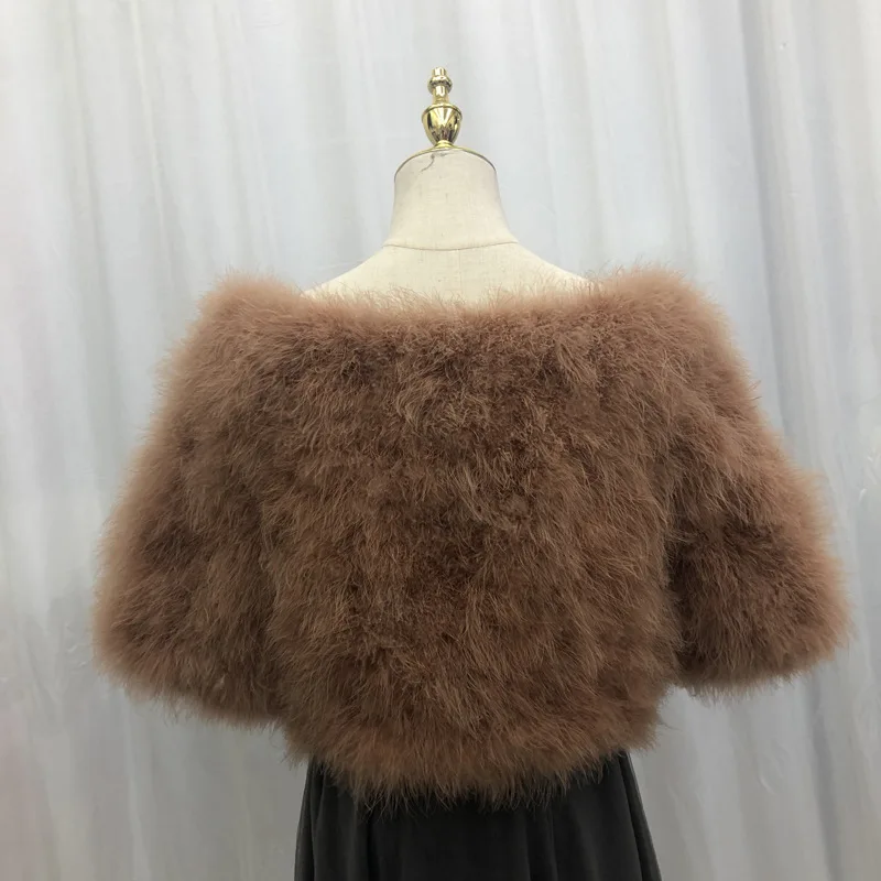 Halbarm-Jacke im Europäischen und Amerikanischen Stil mit Echtem Straußenfedern-Mantel aus der Türkei, Hochwertige Kurze Jacke mit Hoher Taille für Damen – Detail 4