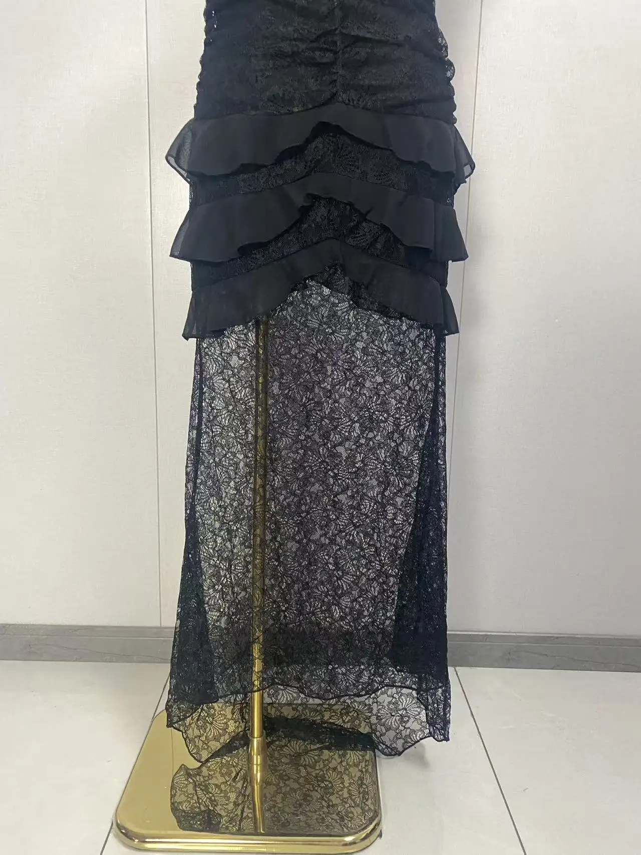 2025 신상 여성 섹시 슬리브리스 딥 V넥 레이스 블랙 바디콘 드레스 2025 우아한 이브닝 클럽 럭셔리 생일 파티 드레스