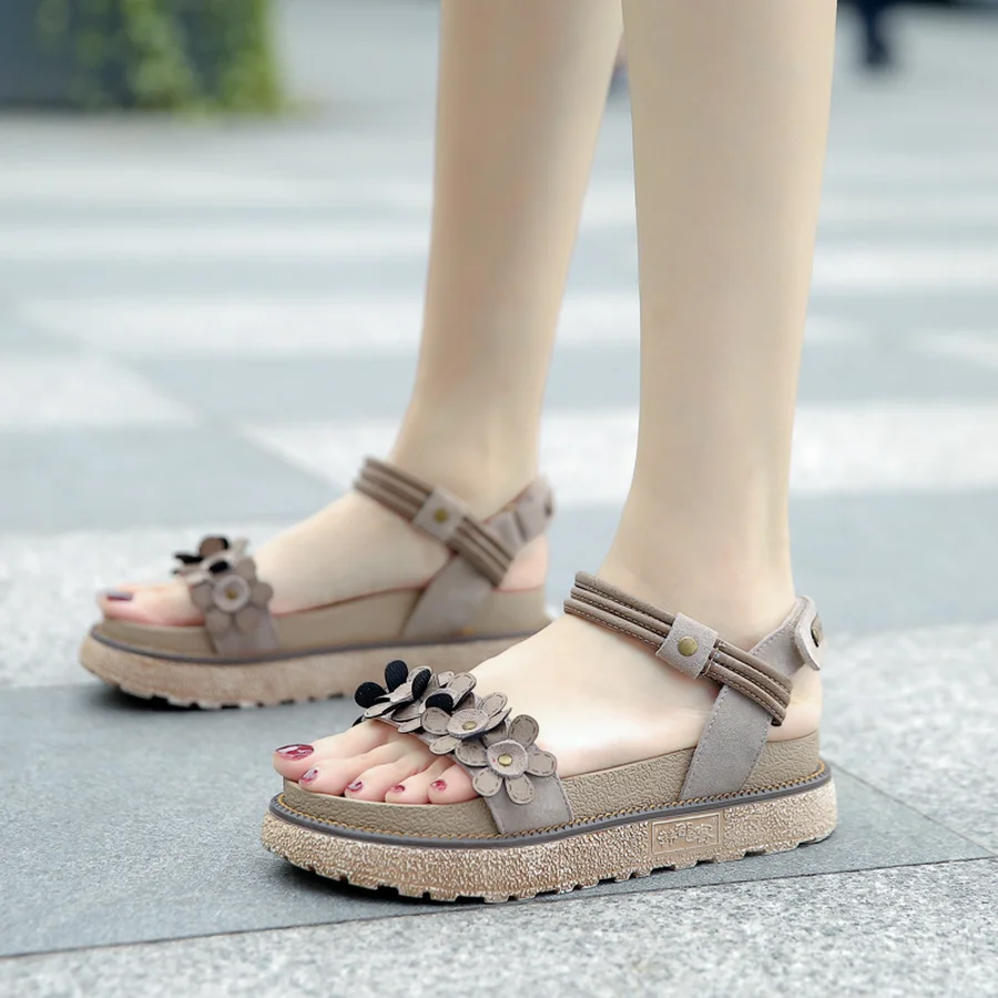 Dwayne  summer new sandals female  platform flats flowers retro Roman shoes Platform sandals Large size 2020