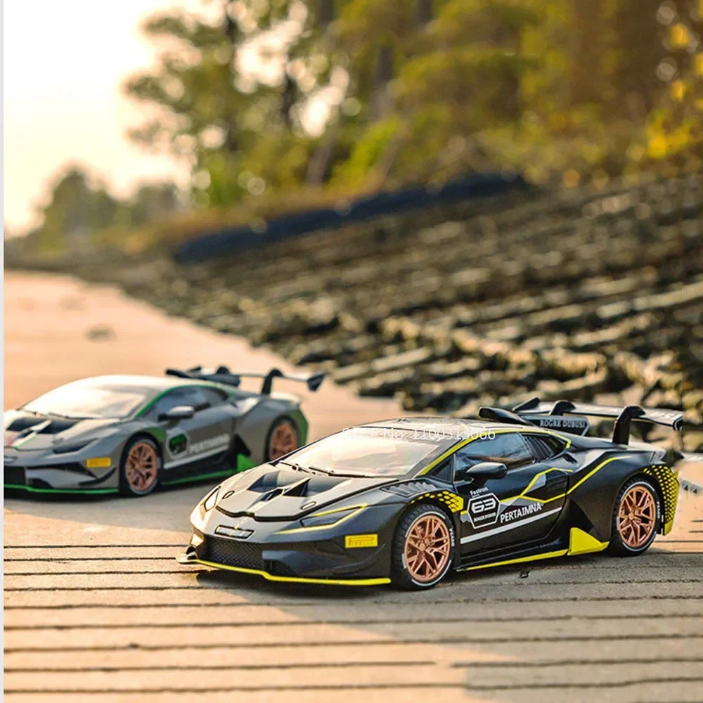 1:32 Miniature กีฬารถของเล่นรุ่น Huracan ST EVO Alloy Diecast เสียงดึงกลับประตูเปิด Supercars สําหรับของขวัญเด็ก