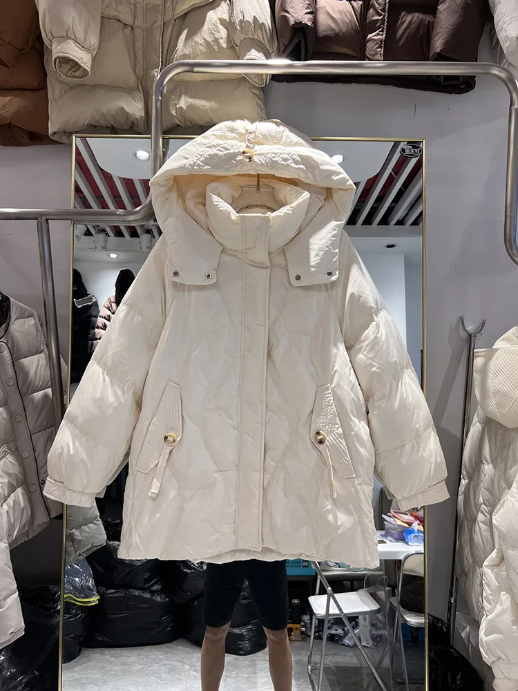 Chaqueta de plumón medio a largo para mujer, nueva edición coreana de invierno, Sudadera con capucha a la moda, abrigo holgado Simple y cálido de plumón de pato blanco